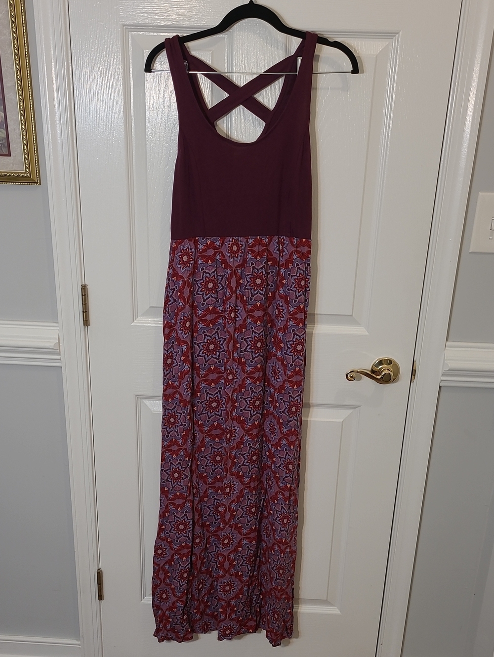 Mudd Sleeveless Crisscross Maxi Dress in Plum and Red Pattern